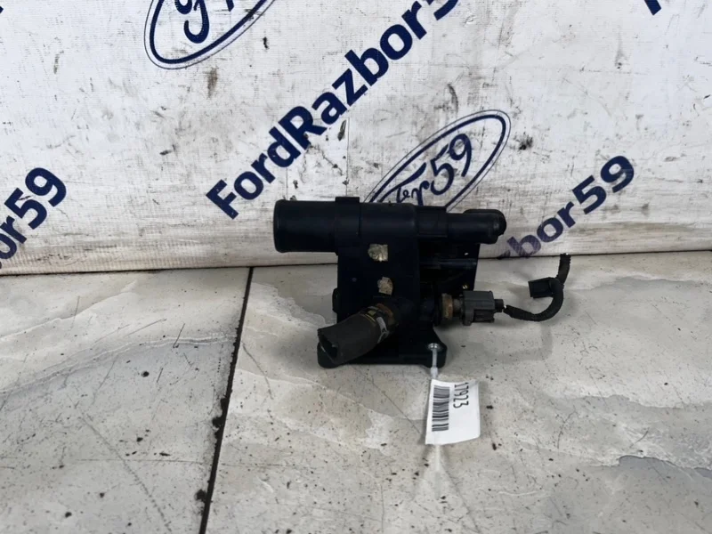 Фланец системы охлаждения Ford Focus 2 2008 1450955 CB4 1.8 (QQDB)