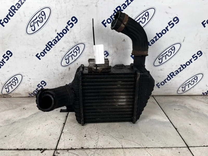 Интеркулер Kia Sportage 2009 2827127251 JE