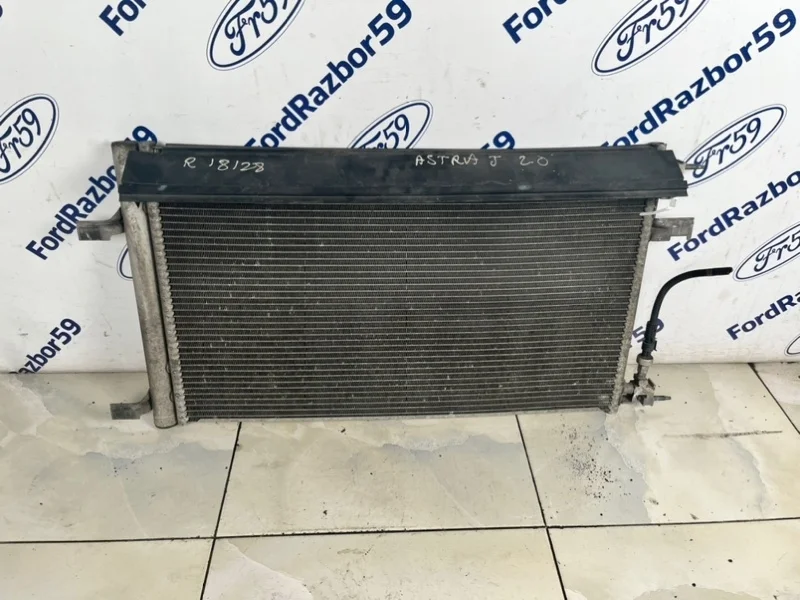 Радиатор кондиционера Opel Astra 2011 13267649 J