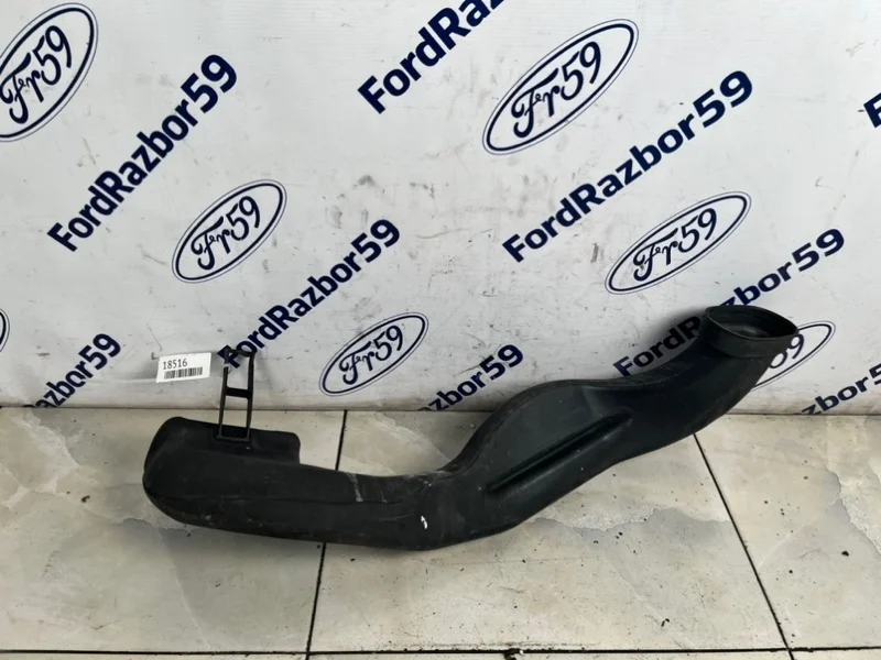 Воздухозаборник Opel Astra 2011 13307080 J