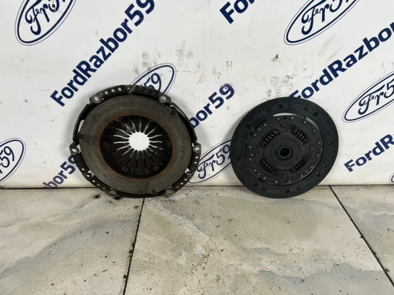 Сцепление (диск + корзина) Ford Focus 2 2008 1746881 CB4 1.6 (SHDA)