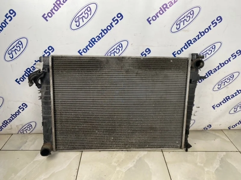 Радиатор ДВС Kia Sportage 2007 253102E500 KM