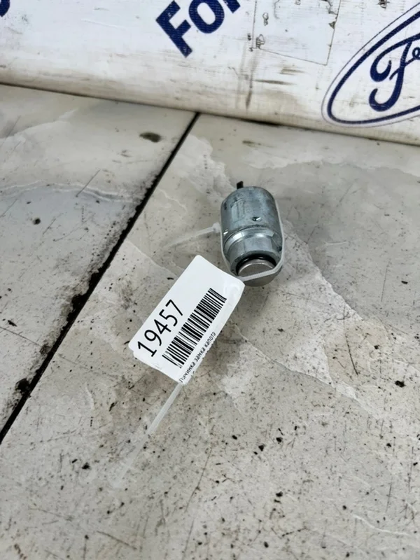 Личинка замка капота Ford Focus 2 2008 1355231 CB4