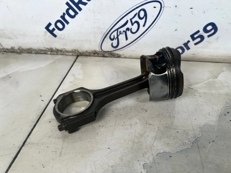 Поршень Ford Kuga 2015 1741695 CBS 1.6 (JQMB)
