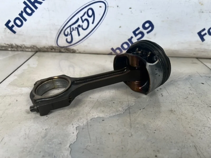 Поршень Ford Kuga 2015 1741695 CBS 1.6 (JQMB)