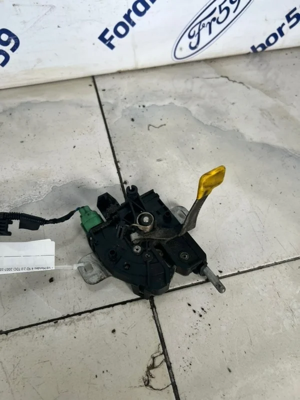Замок капота Ford Mondeo 4 2007-1010 1694298 BD 2.0 TDCI