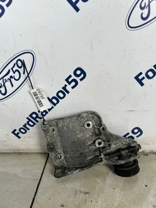 Кронштейн компрессора кондиционера Suzuki SX4 2008 9511163J00 YA21S 1.6 (M16A)