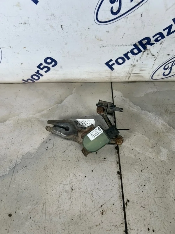 Датчик положения кузова Volkswagen Touareg 2007 7L6616213 GP (7L7) 3.6 (BHK)