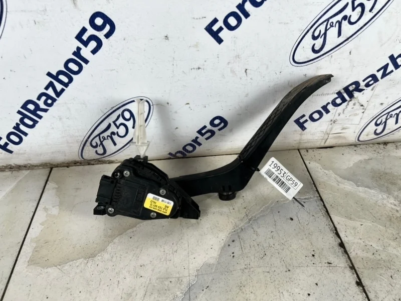 Педаль газа Volkswagen Touareg 2007 7L0723507D GP (7L7) 3.6 (BHK)