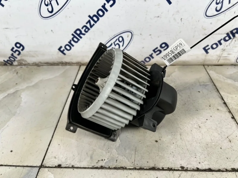 Мотор печки Volkswagen Touareg 2007 7L0820021L GP (7L7) 3.6 (BHK)