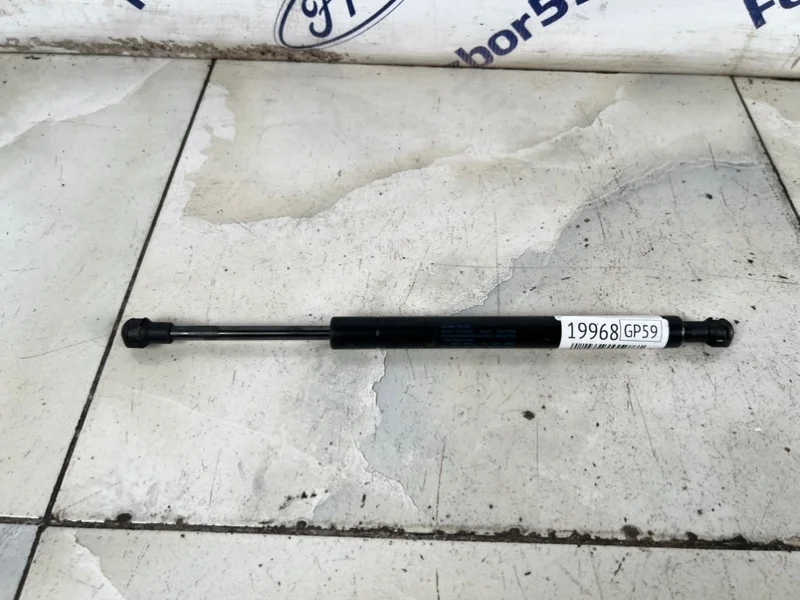 Амортизатор на заднее стекло Volkswagen Touareg 2007 7L6845587A GP (7L7) 3.6 (BHK)