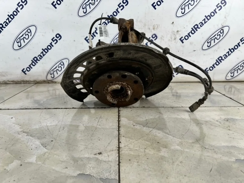 Кулак Volkswagen Touareg 2007 7L0505435B GP (7L7) 3.6 (BHK), задний левый