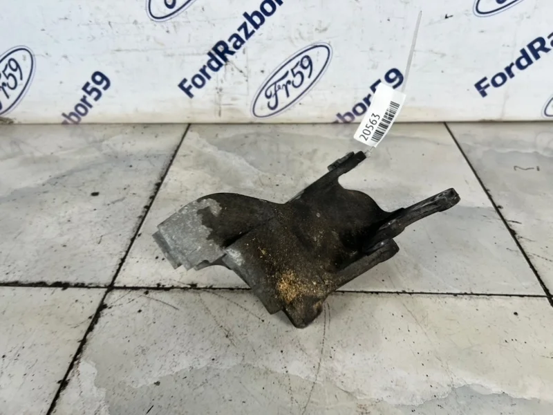 Кронштейн гидроусилителя Mitsubishi Outlander 2007 4450A033 CW5W 2.4 (4B12)