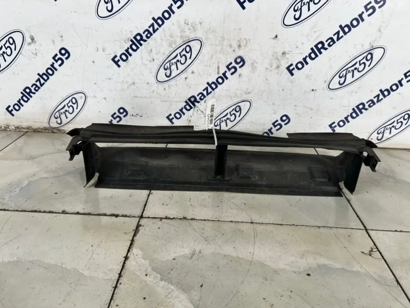 Воздуховод радиатора Ford Focus 3 2013 1714867 CB8 1.6 (T1DA)