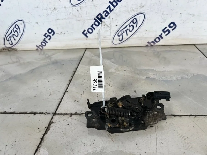 Замок капота Ford Focus 3 2013 5236243 CB8 1.6 (T1DA)