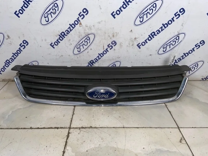 Решетка радиатора Ford Kuga 2010 1497839 CBV 2.0 (TXDA)