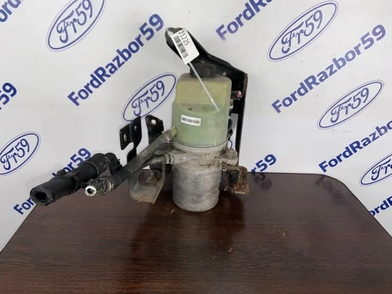 Насос ЭГУР Ford Kuga 2010 1736876 CBV 2.0 (TXDA)