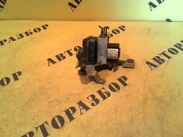 Блок ABS Renault Megane 3 2009-2016 476606747R