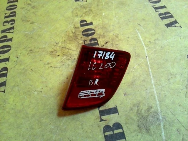 Отражатель в бампер задний правый TOYOTA LAND CRUISER 200 2008-2021 8145760020