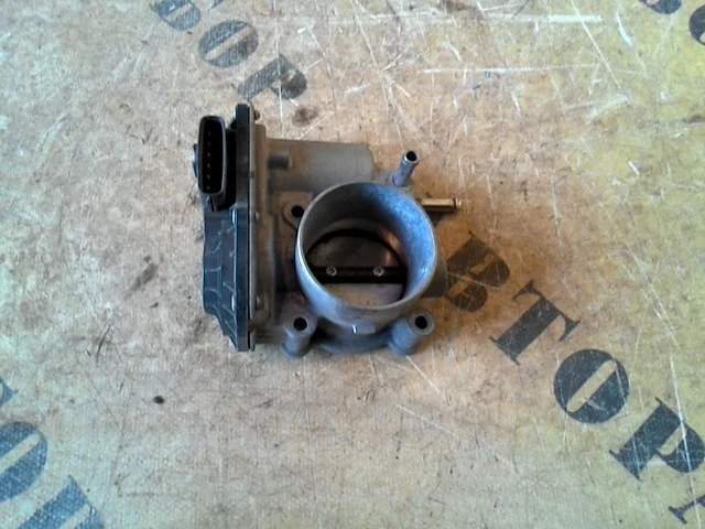 Заслонка дроссельная Toyota Corolla 150 2006-2013 2203037050