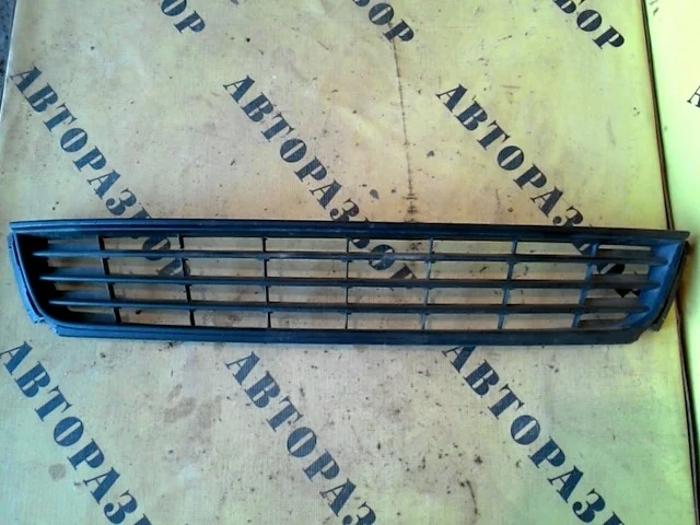 Решетка в бампер VOLKSWAGEN POLO 2009-2020 6RU853677