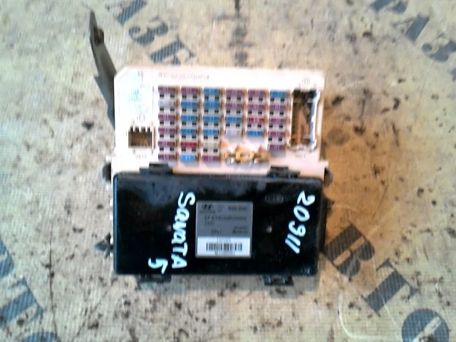 Блок предохранителей HYUNDAI SONATA 5 TAGAZ 2001-2012 954003D400