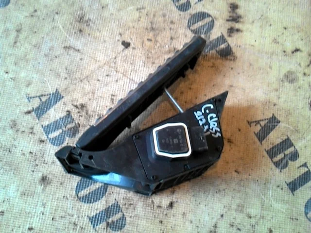 Педаль газа Mercedes-Benz C-Class W204 2007-2014 A2043000204