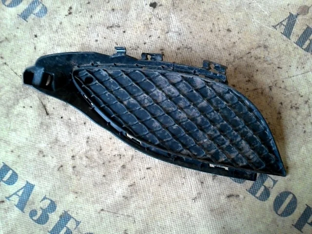 Накладка под ПТФ левая MERCEDES-BENZ A-Class W176 2012-2018 A1768850322