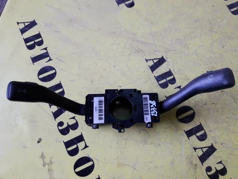 Переключатель поворотов подрулевой VOLKSWAGEN PASSAT (B5) 1996-2000 8L0953513G