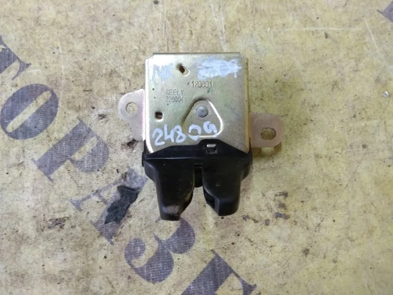Замок багажника Geely Mk 2008-2015 1018005658