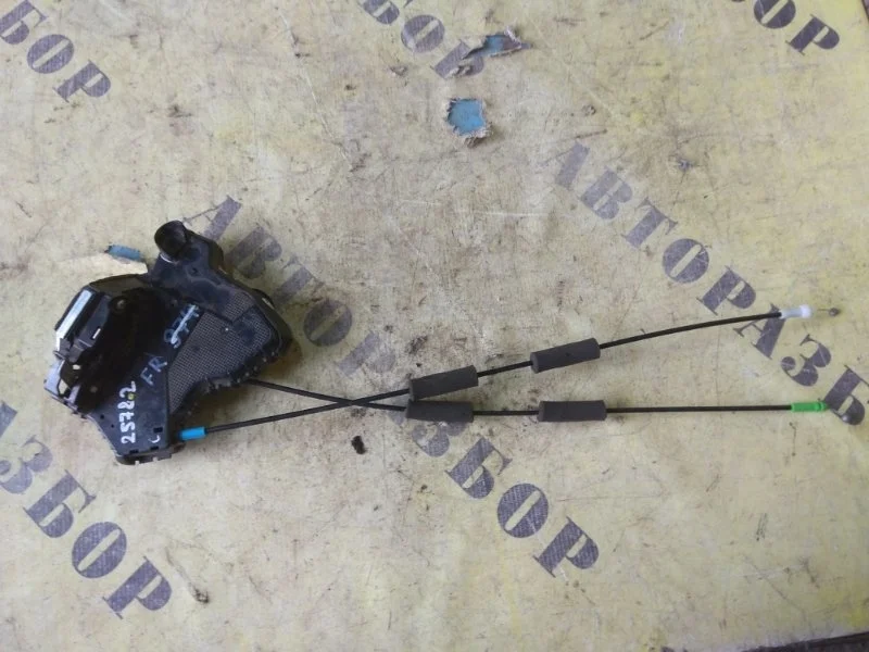 Замок двери передней правой TOYOTA CAMRY 50 2011-2017 6903042221