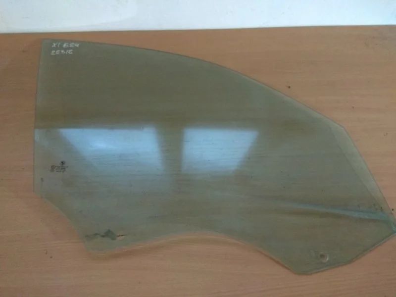 Стекло двери передней правой BMW X1 E84 2009-2014 51332990296