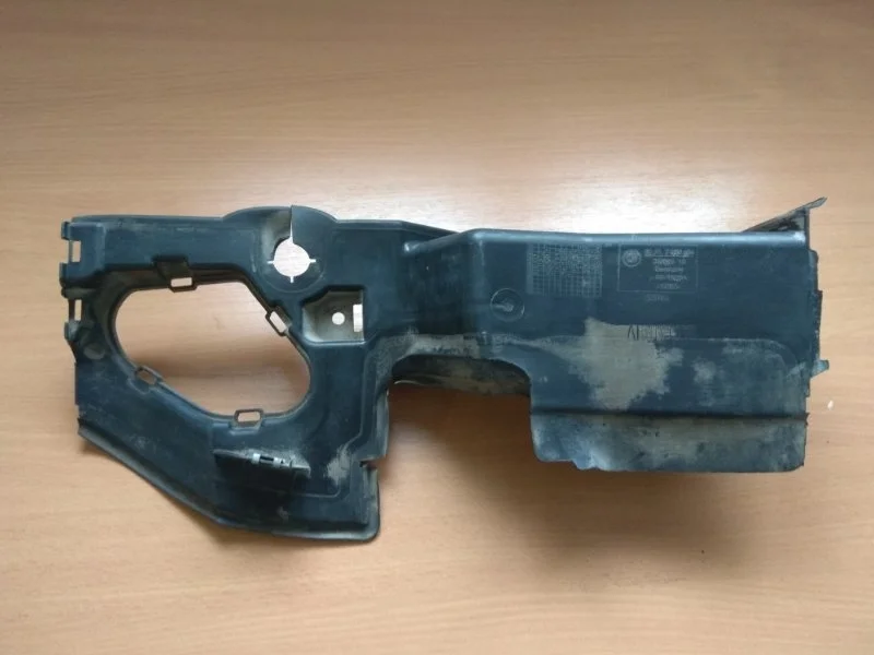 Дефлектор радиатора BMW 5-СЕРИЯ E60/E61 2003-2009 51717050604