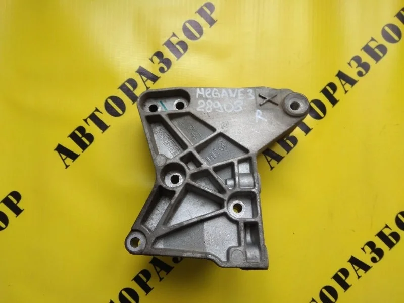 Кронштейн двигателя правый RENAULT MEGANE 3 2009-2016 2010 8200739777 УНИВЕРСАЛ 1.5 K9K836 K9KJ836110 Л/С
