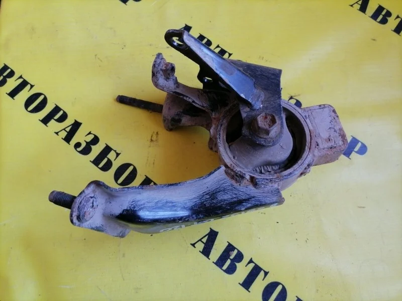 Опора двигателя задняя Toyota Corolla 120 2001-2006 2006 123710D090 ХЭТЧБЕК 1.6 3ZZ-FE 110 Л/С