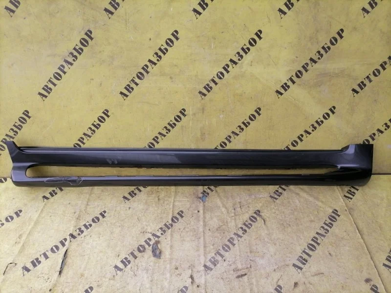 Накладка на порог (наружняя) правая Toyota Land Cruiser 200 2008-2021 5177360160