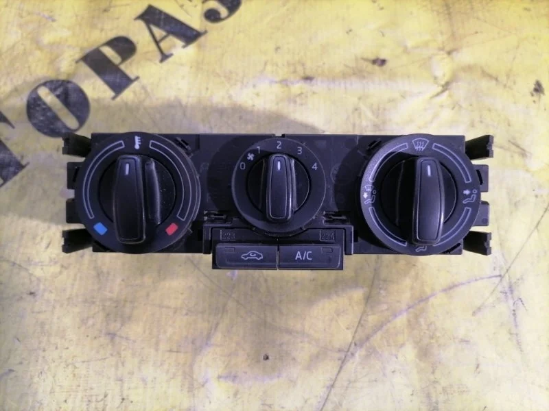 Блок управления климатической установкой Skoda Rapid 2013-2020 2015 5JA820045B 1.6 CWVB 90Л/С