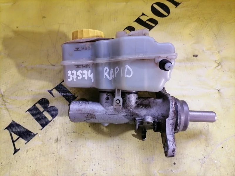 Цилиндр тормозной главный Skoda Rapid 2013-2020 2015 6R0611301A 1.6 CWVB 90Л/С