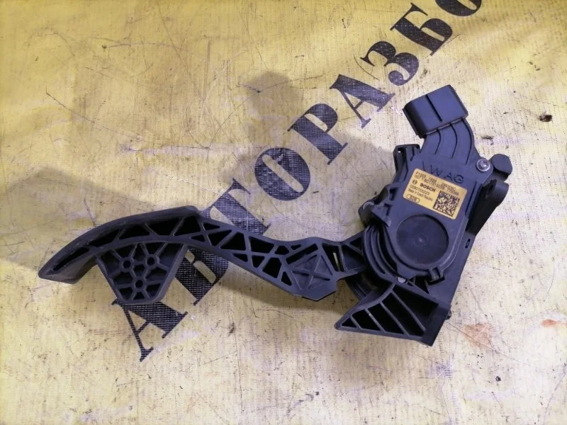 Педаль газа Skoda Rapid 2013-2020 2015 6C1721503B 1.6 CWVB 90Л/С