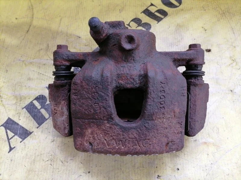 Суппорт передний правый Skoda Rapid 2013-2020 2015 6RF615124 1.6 CWVB 90Л/С