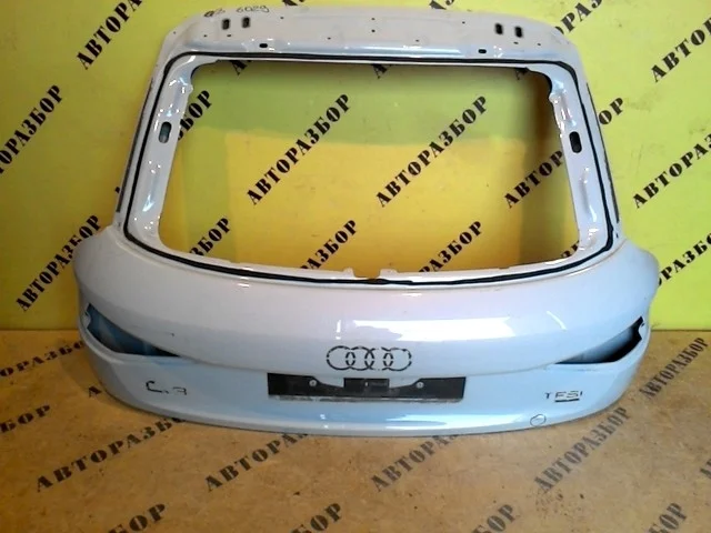 Крышка (дверь) багажника Audi Q3 2012-2018 8U0827025