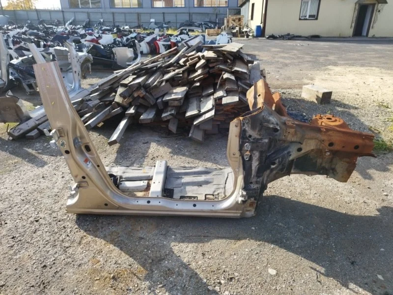 Порог со стойкой правый SUZUKI GRAND VITARA 2006-2014 2010 6411165J00P41 2.0 J20A 140 Л/С