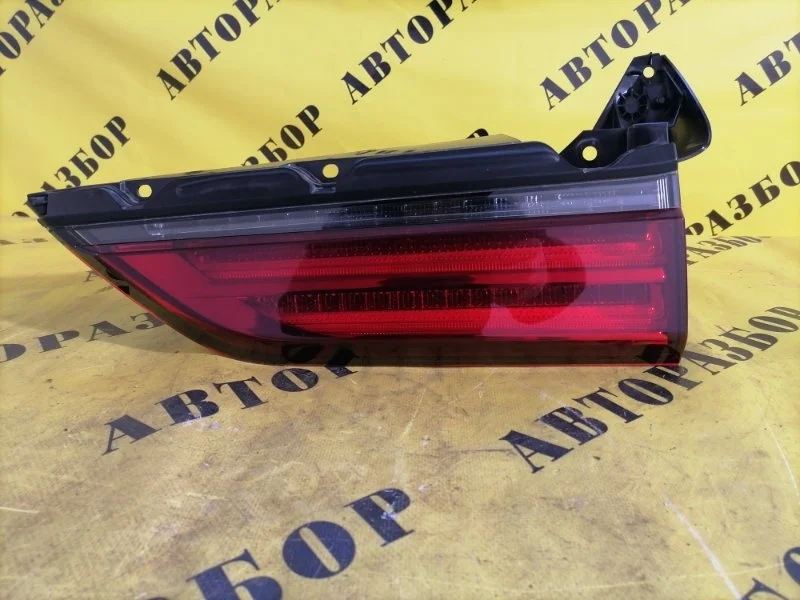 Фонарь задний правый внутренний LEXUS LX570 2016-2021 8158160420