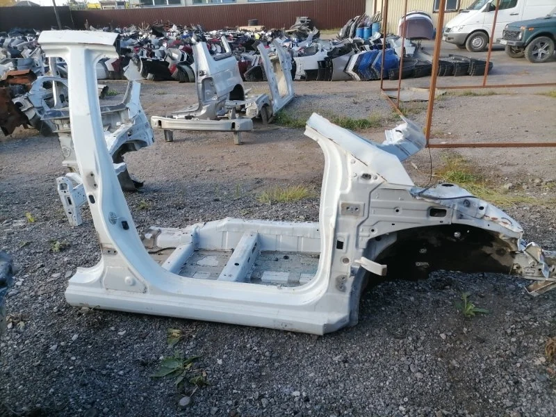 Порог со стойкой правый Hyundai Solaris 2010-2017 2015 713224LD00 СЕДАН 1.4 G4FA 107Л/С