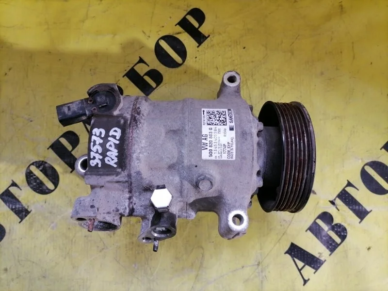 Компрессор кондиционера Skoda Rapid 2013-2020 2015 5Q0820803G 1.6 CWVB 90Л/С