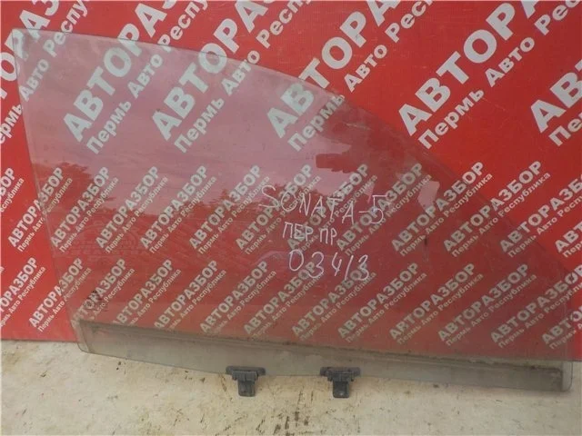 Cтекло двери Hyundai Sonata 4 2000-2005 8242038020 EF, переднее правое