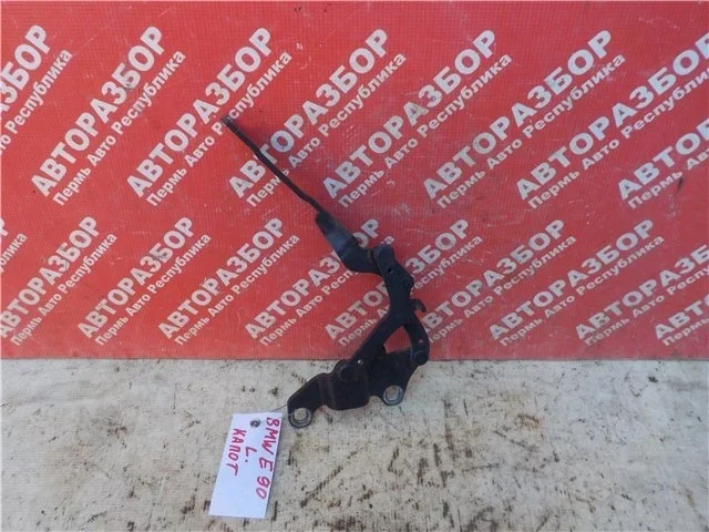 Петля капота BMW 3 2005-2012 41617210677 E90, передняя левая