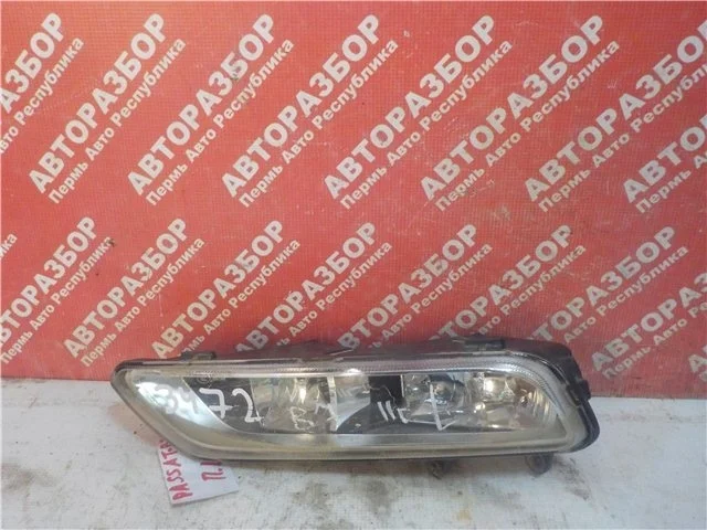 Фара противотуманная Volkswagen Passat 2011-2015 3AA941661G B7, передняя левая