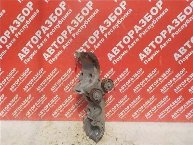 Кронштейн генератора Lada Largus 2011 8200941114 R90 K7M