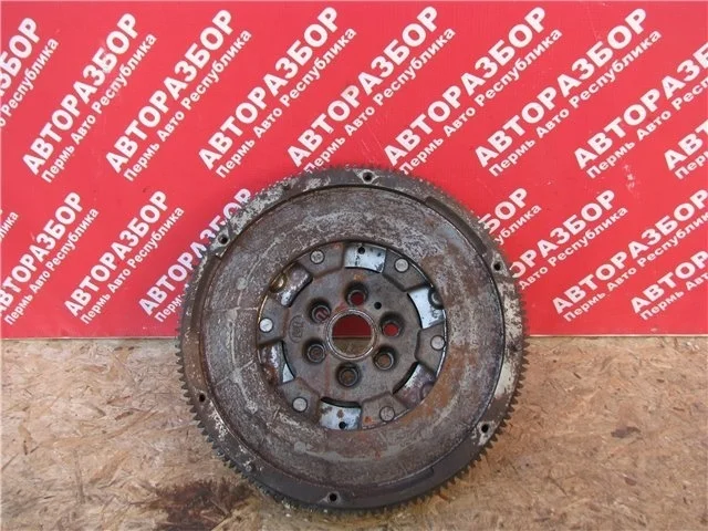 Маховик Volkswagen Tiguan 2011-2016 03C105266L